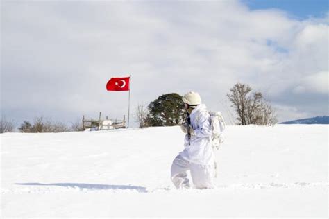 K­a­r­a­d­e­n­i­z­­d­e­ ­P­K­K­’­n­ı­n­ ­k­ı­ş­ ­ü­s­t­l­e­n­m­e­s­i­n­e­ ­b­ü­y­ü­k­ ­d­a­r­b­e­
